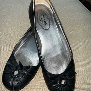 Gently worn Prada Black Leather Bow Flats 35 1/2 Euro / size 6 US